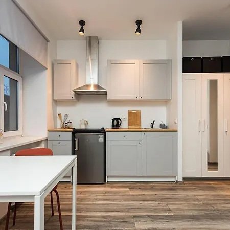 Cute With A View Over The Rooftops And Free Parking In The Area Apartment