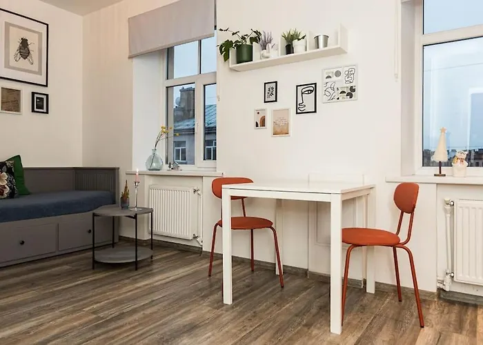 Cute With A View Over The Rooftops And Free Parking In The Area Appartamento *