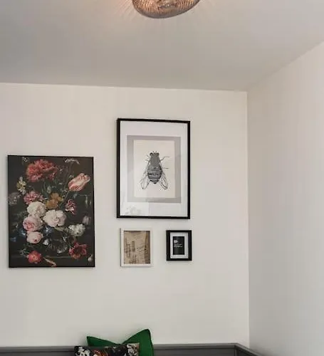 Cute With A View Over The Rooftops And Free Parking In The Area شقة ريغا