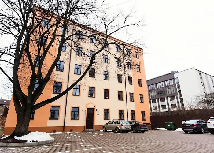 شقة Cute With A View Over The Rooftops And Free Parking In The Area