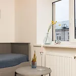 Cute With A View Over The Rooftops And Free Parking In The Area Appartement *