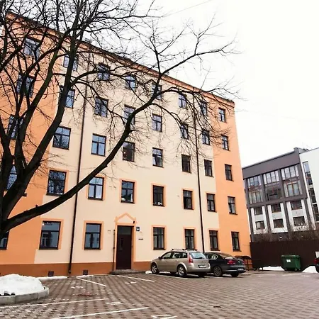 Apartament Cute With A View Over The Rooftops And Free Parking In The Area
